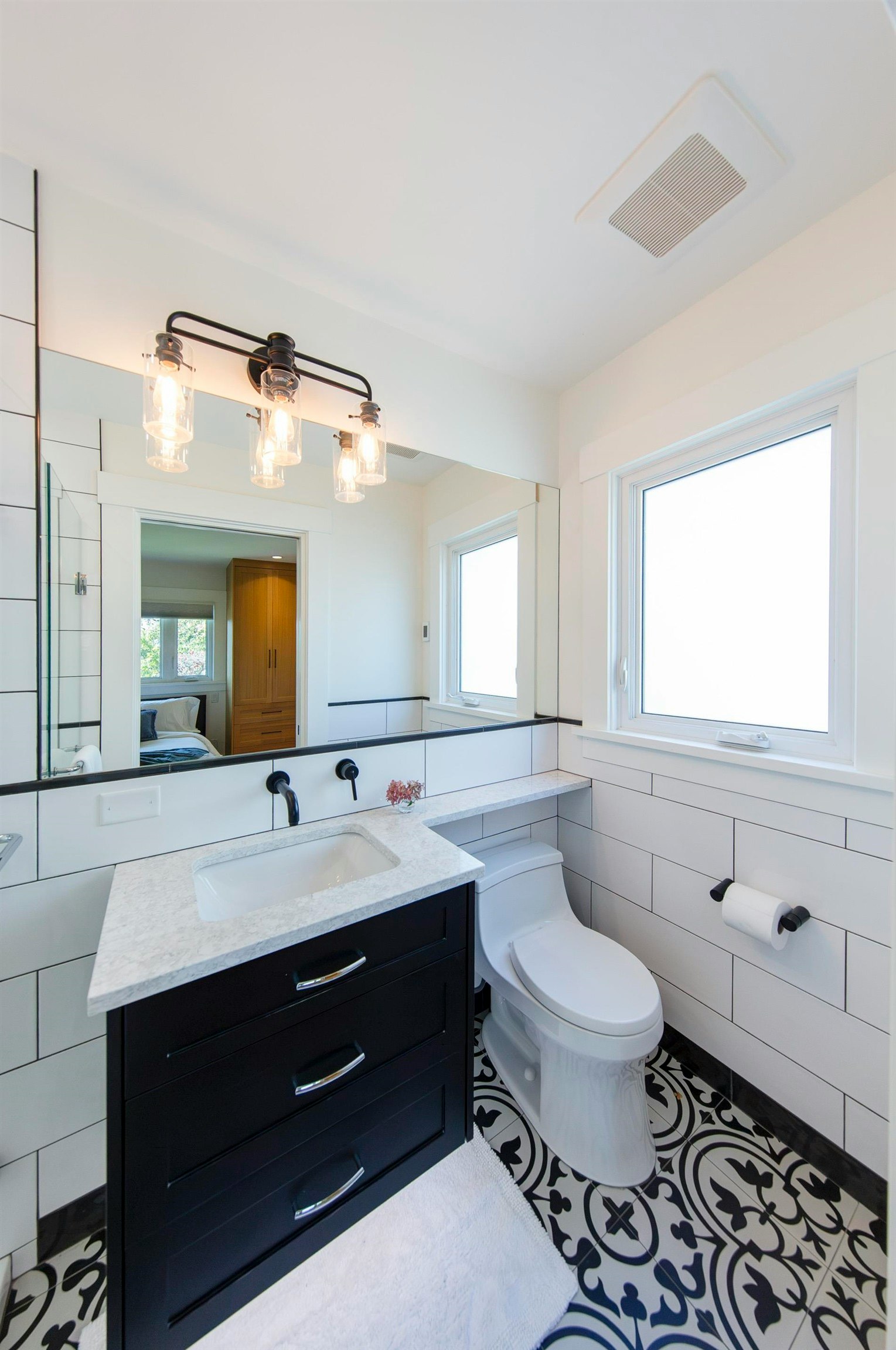 1243 Cloverley Street, North Vancouver, BC, V7L 1N7 - 16