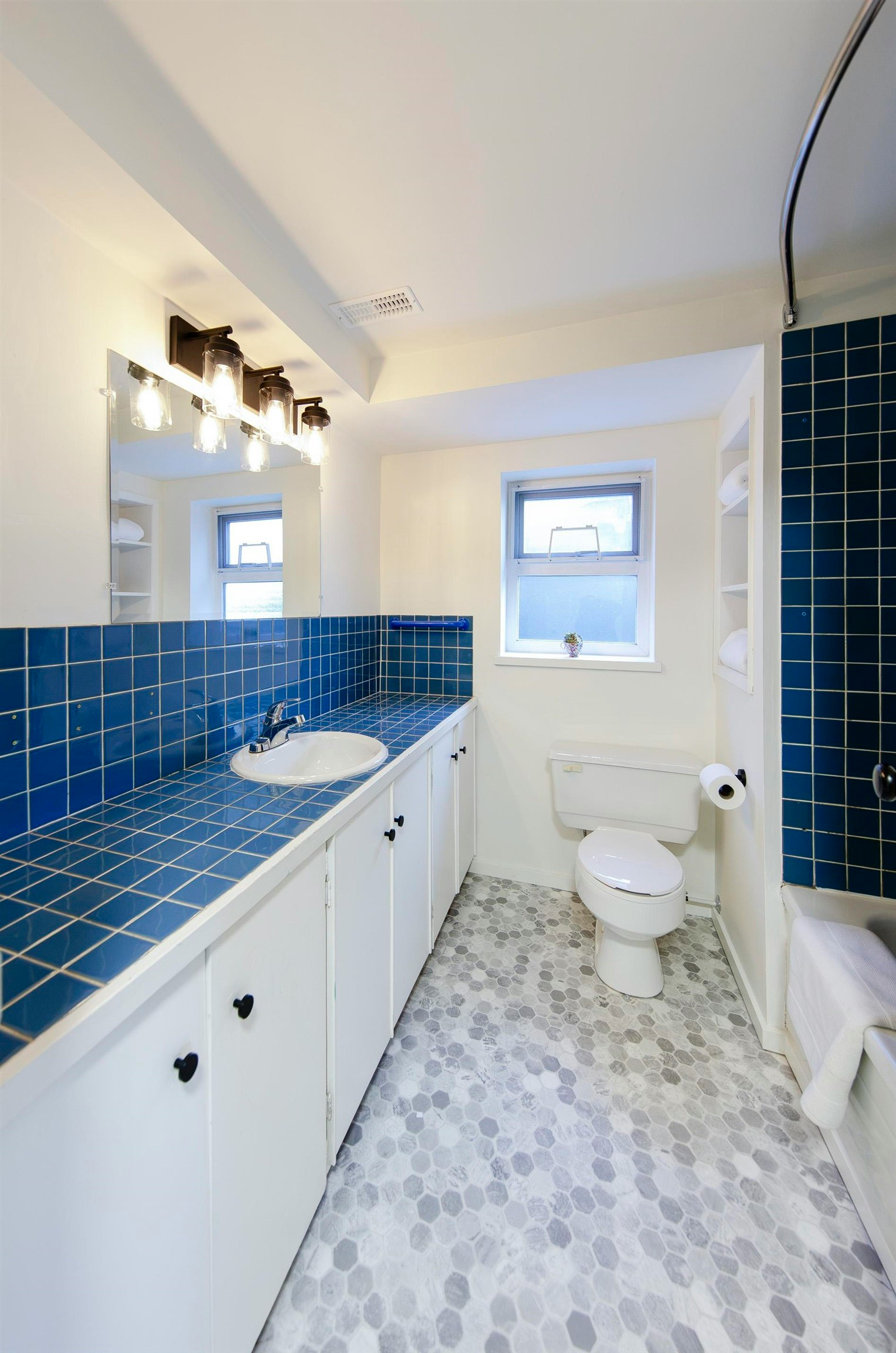 1243 Cloverley Street, North Vancouver, BC, V7L 1N7 - 29