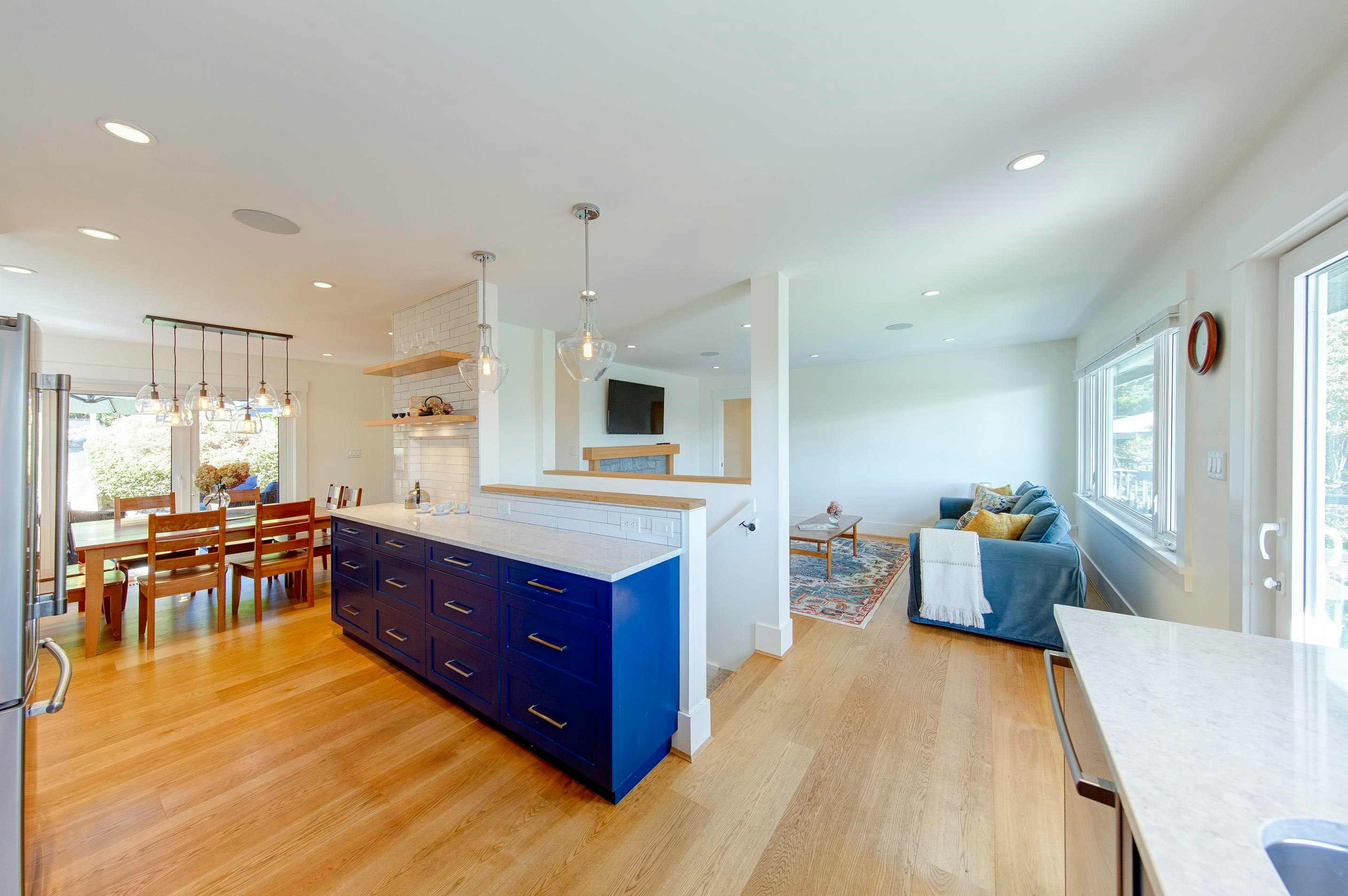 1243 Cloverley Street, North Vancouver, BC, V7L 1N7 - 3