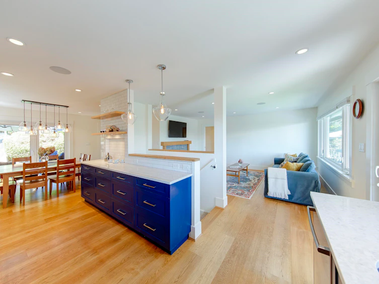 1243 Cloverley Street, North Vancouver, BC, V7L 1N7 - 3