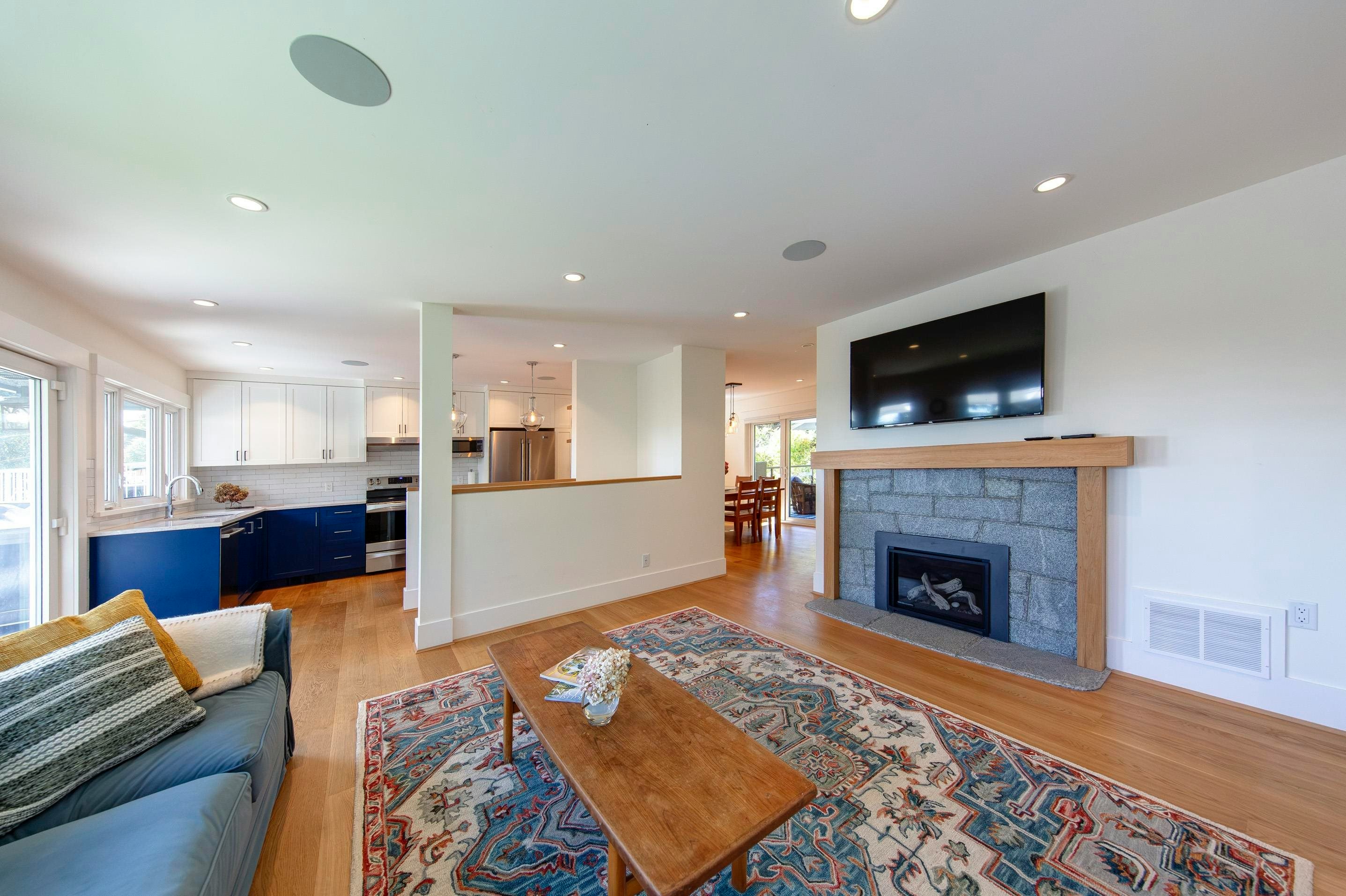 1243 Cloverley Street, North Vancouver, BC, V7L 1N7 - 2