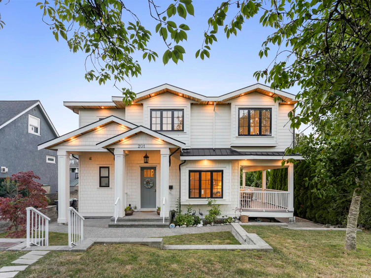 201 Osborne Avenue, New Westminster, BC, V3L 1Y7