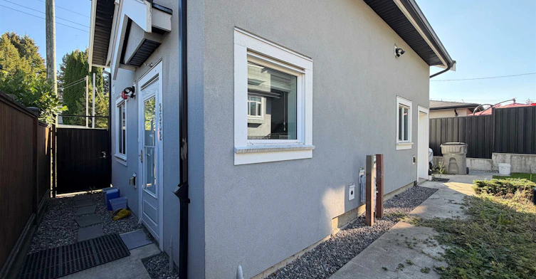 2532 E 5th Avenue, Vancouver, BC, V6K 1T1 - 9