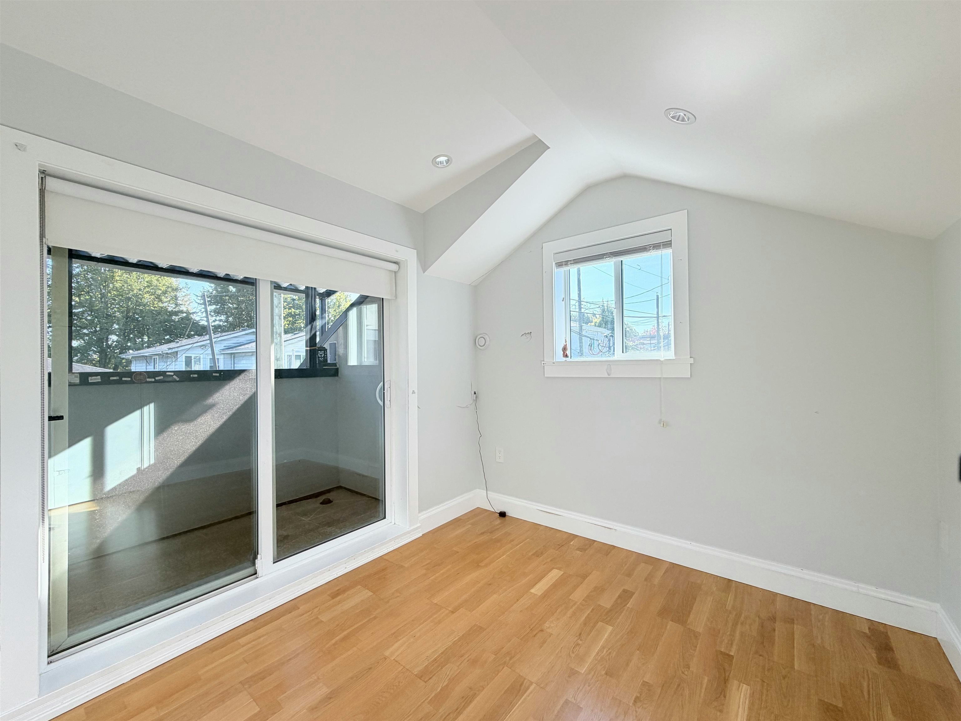 2532 E 5th Avenue, Vancouver, BC, V6K 1T1 - 4