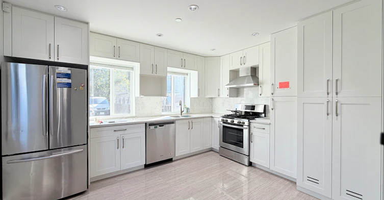2532 E 5th Avenue, Vancouver, BC, V6K 1T1