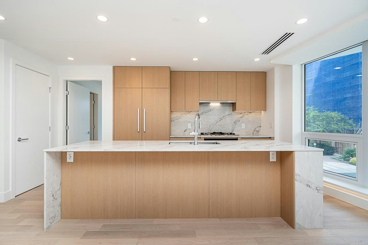 202-1475 Foster Street, Surrey, BC, V4B 0C9 - 12