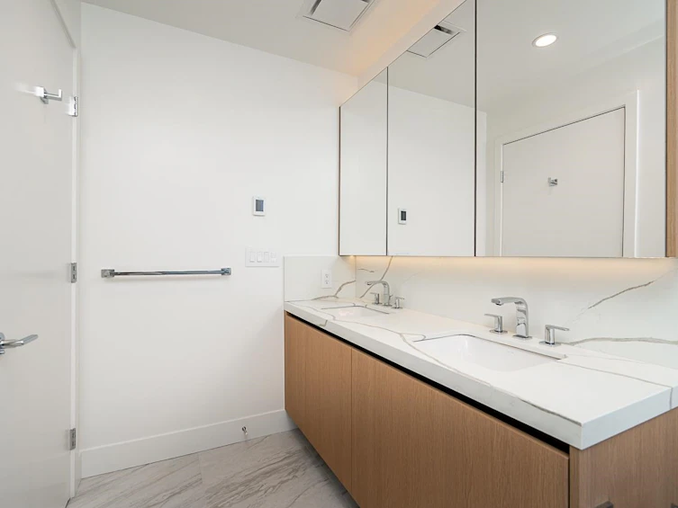 202-1475 Foster Street, Surrey, BC, V4B 0C9 - 24