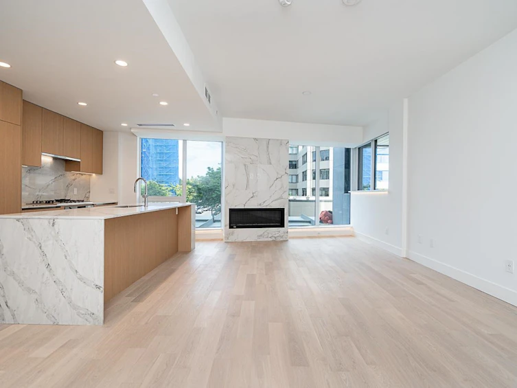 202-1475 Foster Street, Surrey, BC, V4B 0C9 - 8