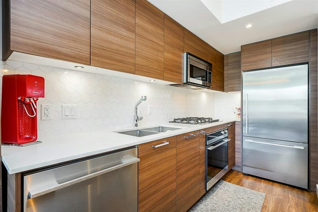 202-1061 Marine Drive, North Vancouver, BC, V7P 1S6 - 15