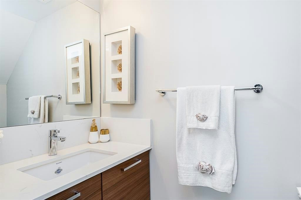 202-1061 Marine Drive, North Vancouver, BC, V7P 1S6 - 24