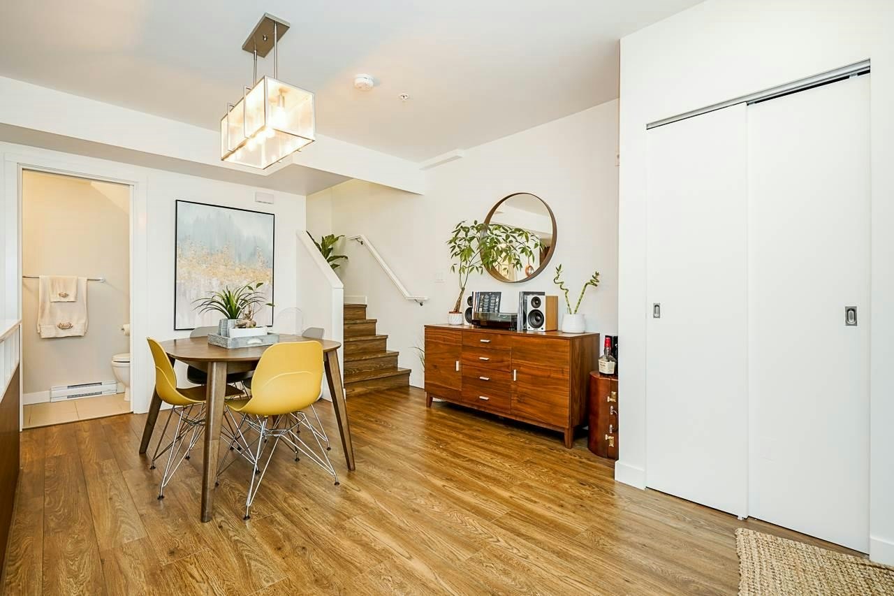 202-1061 Marine Drive, North Vancouver, BC, V7P 1S6 - 11