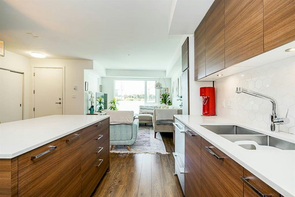 202-1061 Marine Drive, North Vancouver, BC, V7P 1S6 - 16