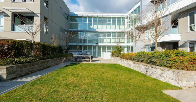 202-1061 Marine Drive, North Vancouver, BC, V7P 1S6 - 30