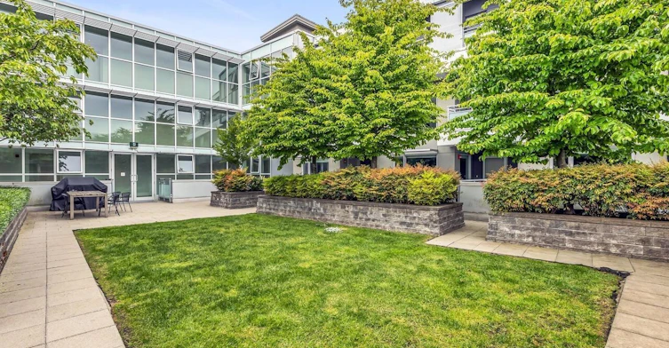 202-1061 Marine Drive, North Vancouver, BC, V7P 1S6 - 31