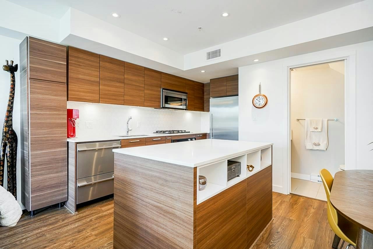 202-1061 Marine Drive, North Vancouver, BC, V7P 1S6 - 14