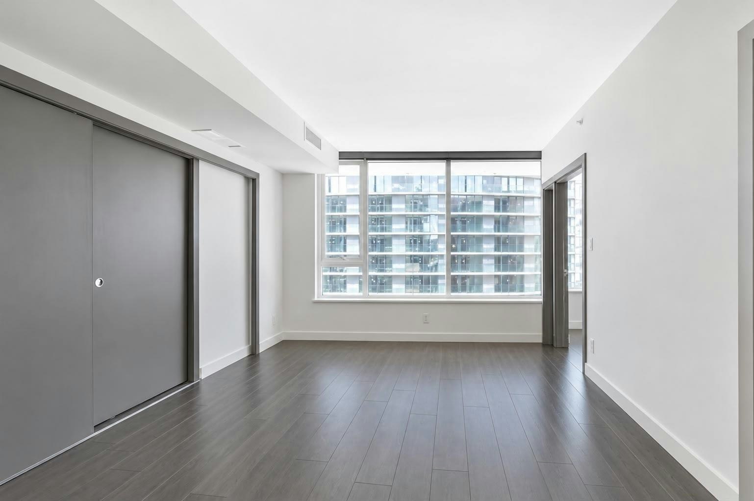 15XX,  68 Smithe Street, Vancouver, BC, V6B 0P4