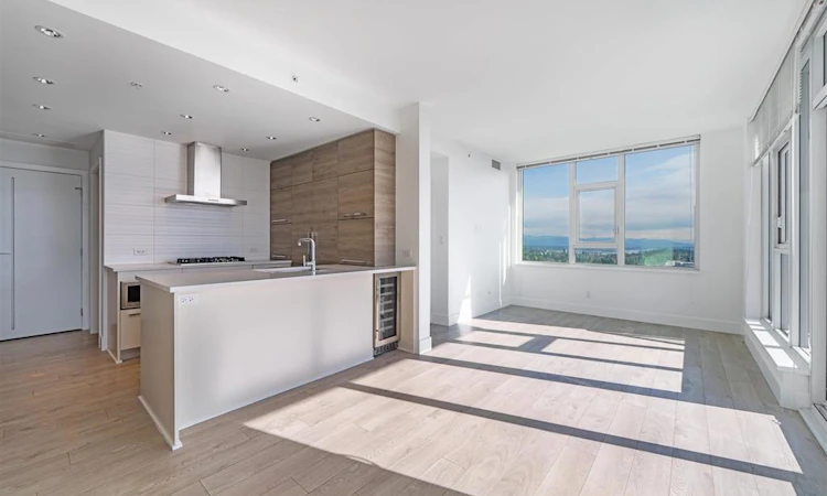 2408-7388 Kingsway
