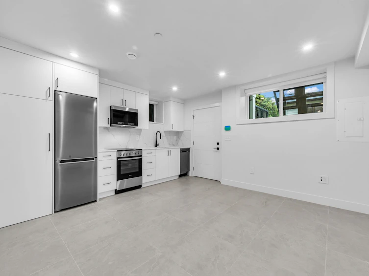 3155 E. 52nd Avenue, Vancouver, BC, V5S 1T7 - 28