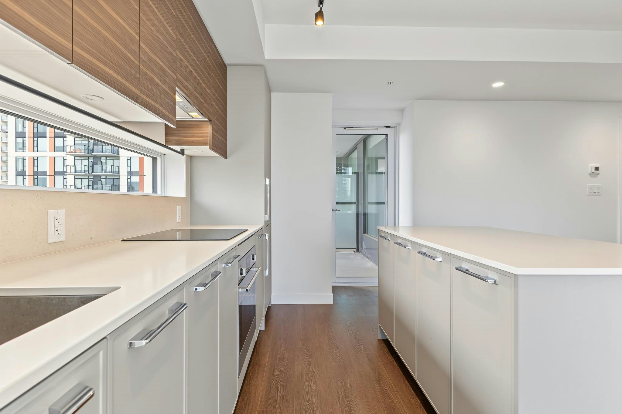 809-13725 George Junction, Surrey, BC, V3T 0V7 - 13