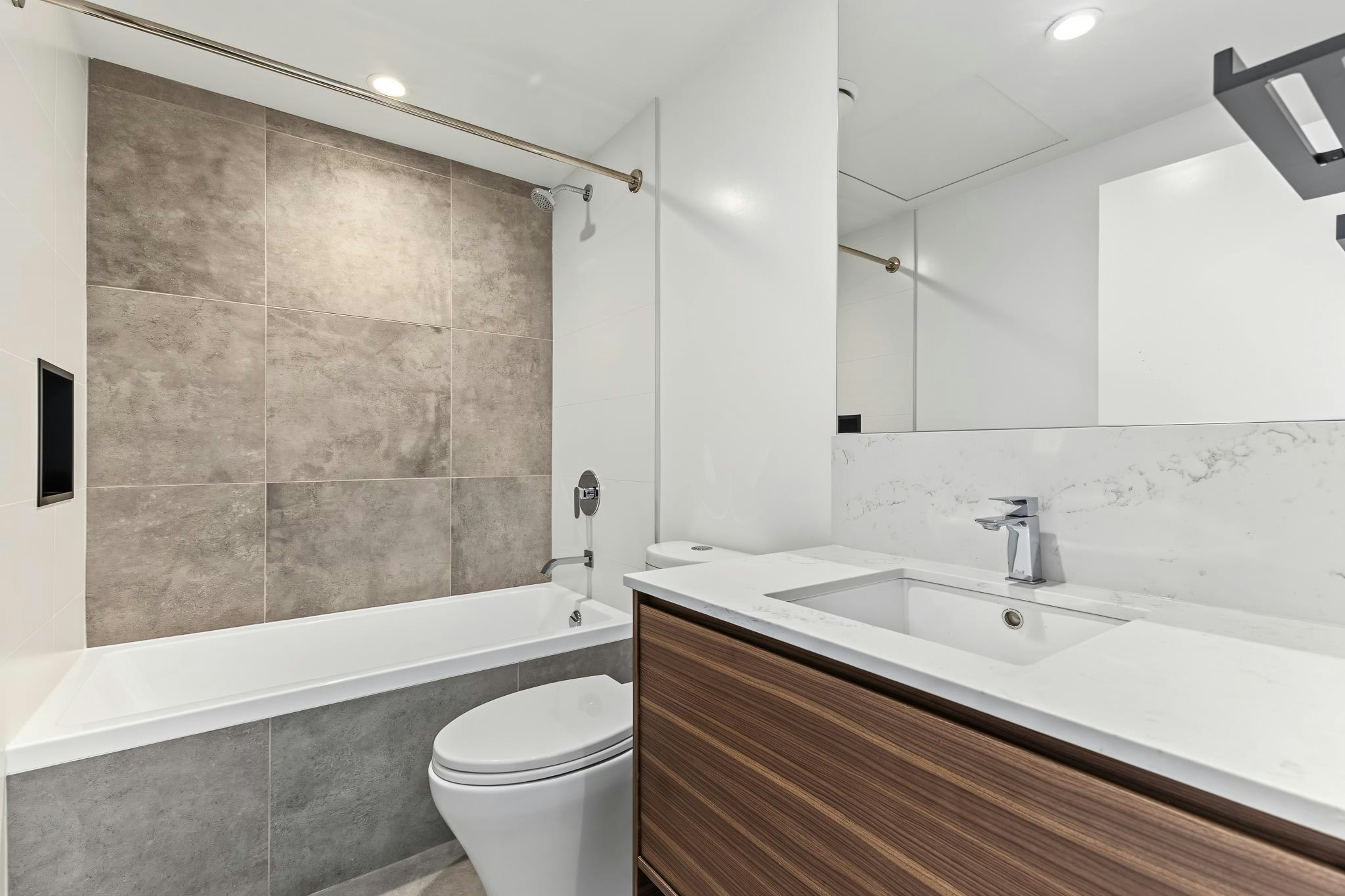 809-13725 George Junction, Surrey, BC, V3T 0V7 - 7