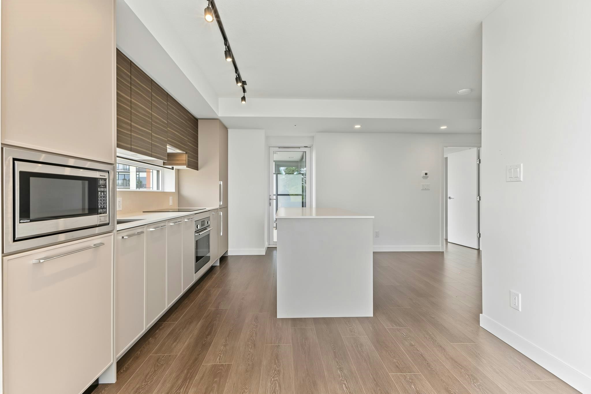 809-13725 George Junction, Surrey, BC, V3T 0V7 - 12