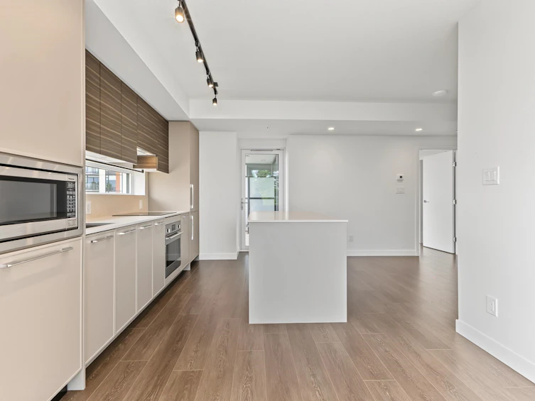 809-13725 George Junction, Surrey, BC, V3T 0V7 - 12
