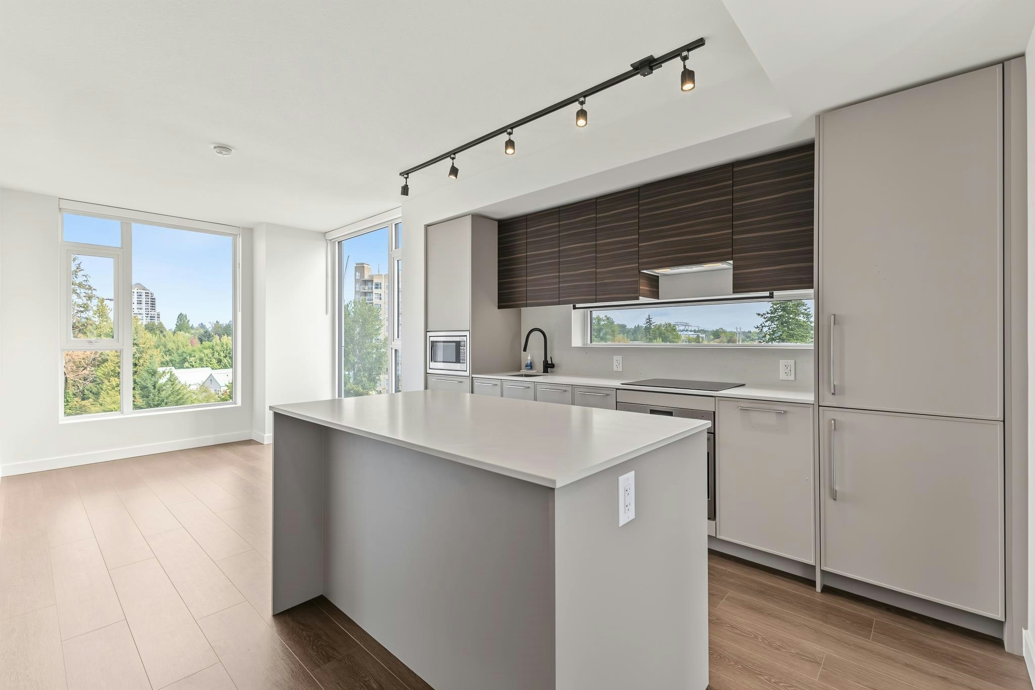 809-13725 George Junction, Surrey, BC, V3T 0V7 - 10