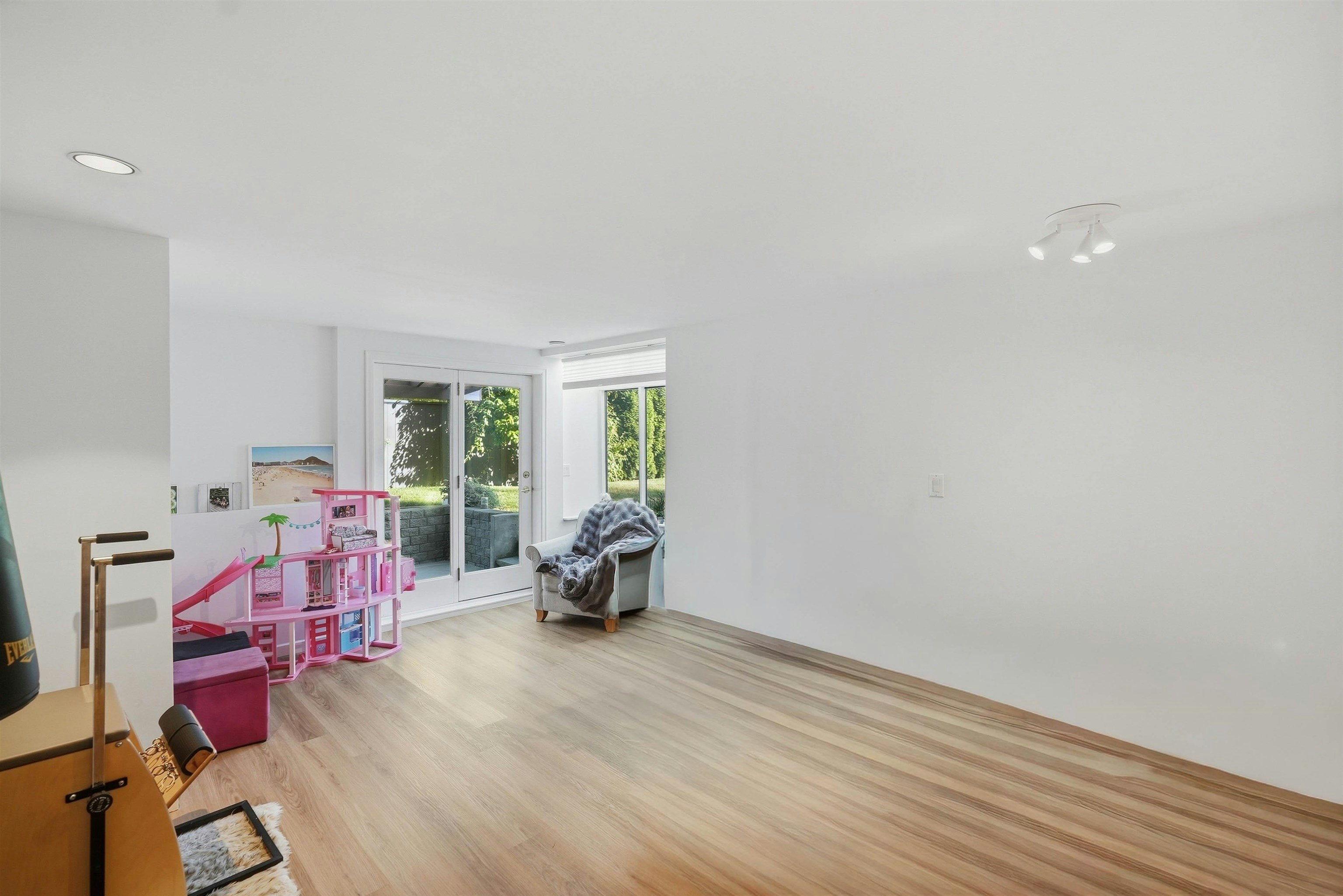 2207 Tanager Place, North Vancouver, BC, V7J 3R3 - 26