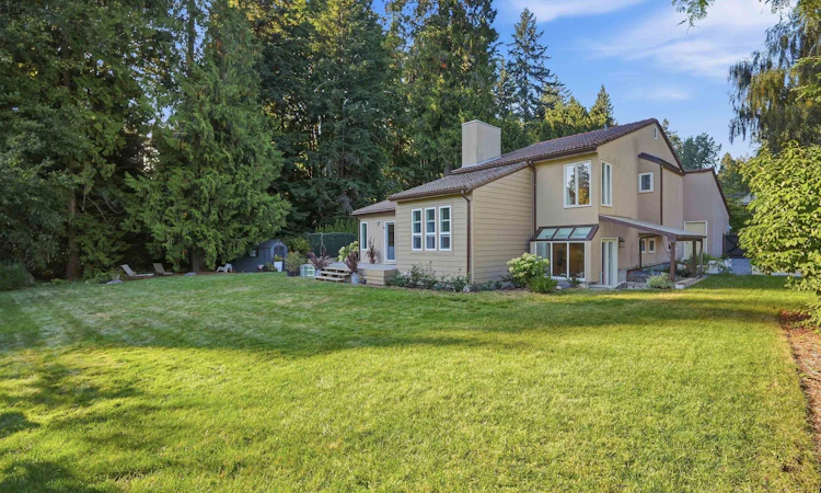 2207 Tanager Place