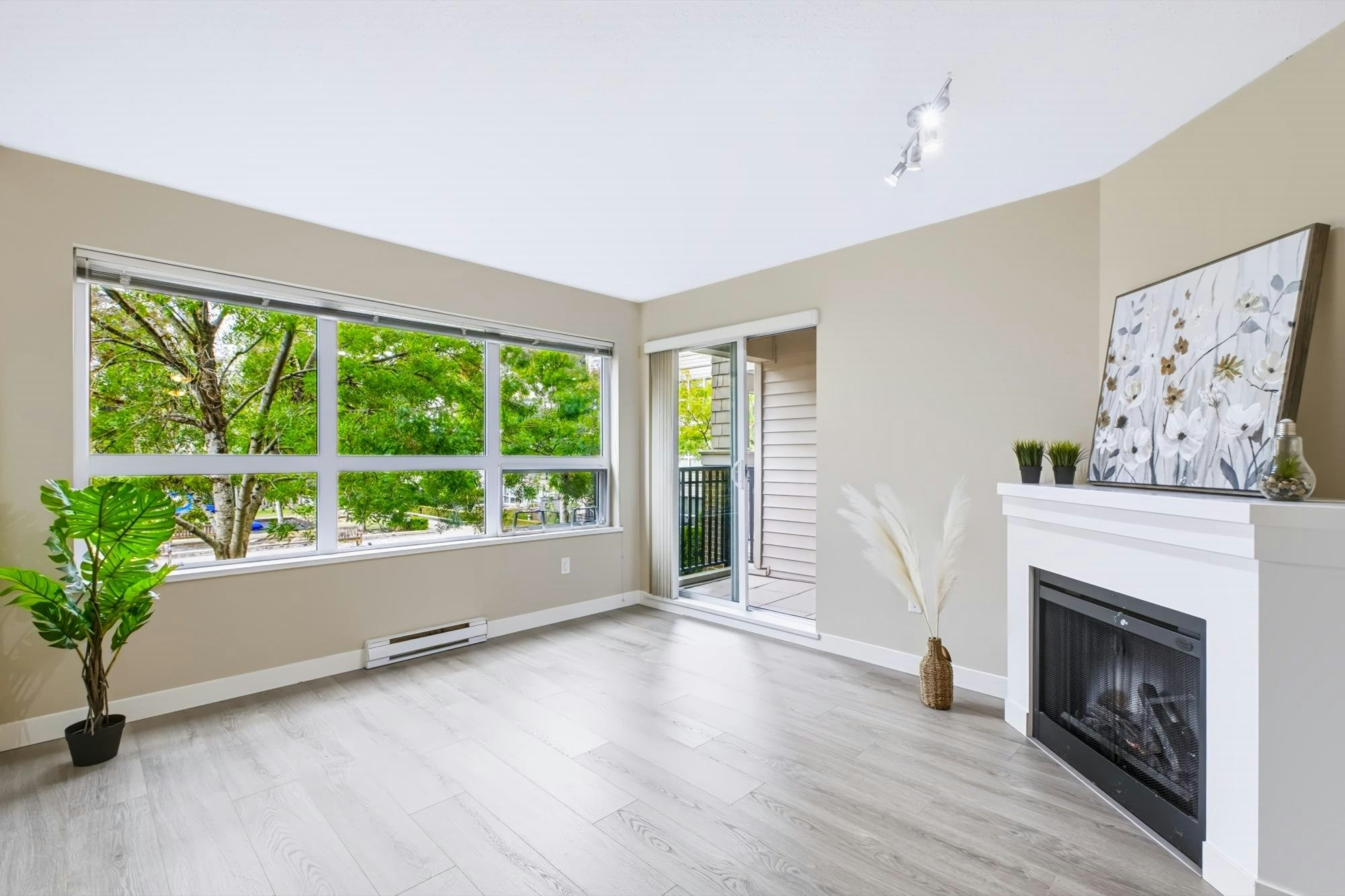 209-8600 Park Road, Richmond, BC, V6Y 0C3