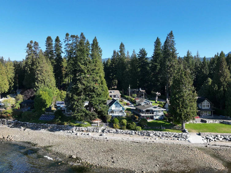 3199 Beach Avenue, Roberts Creek, BC, V0N 2W0 - 3