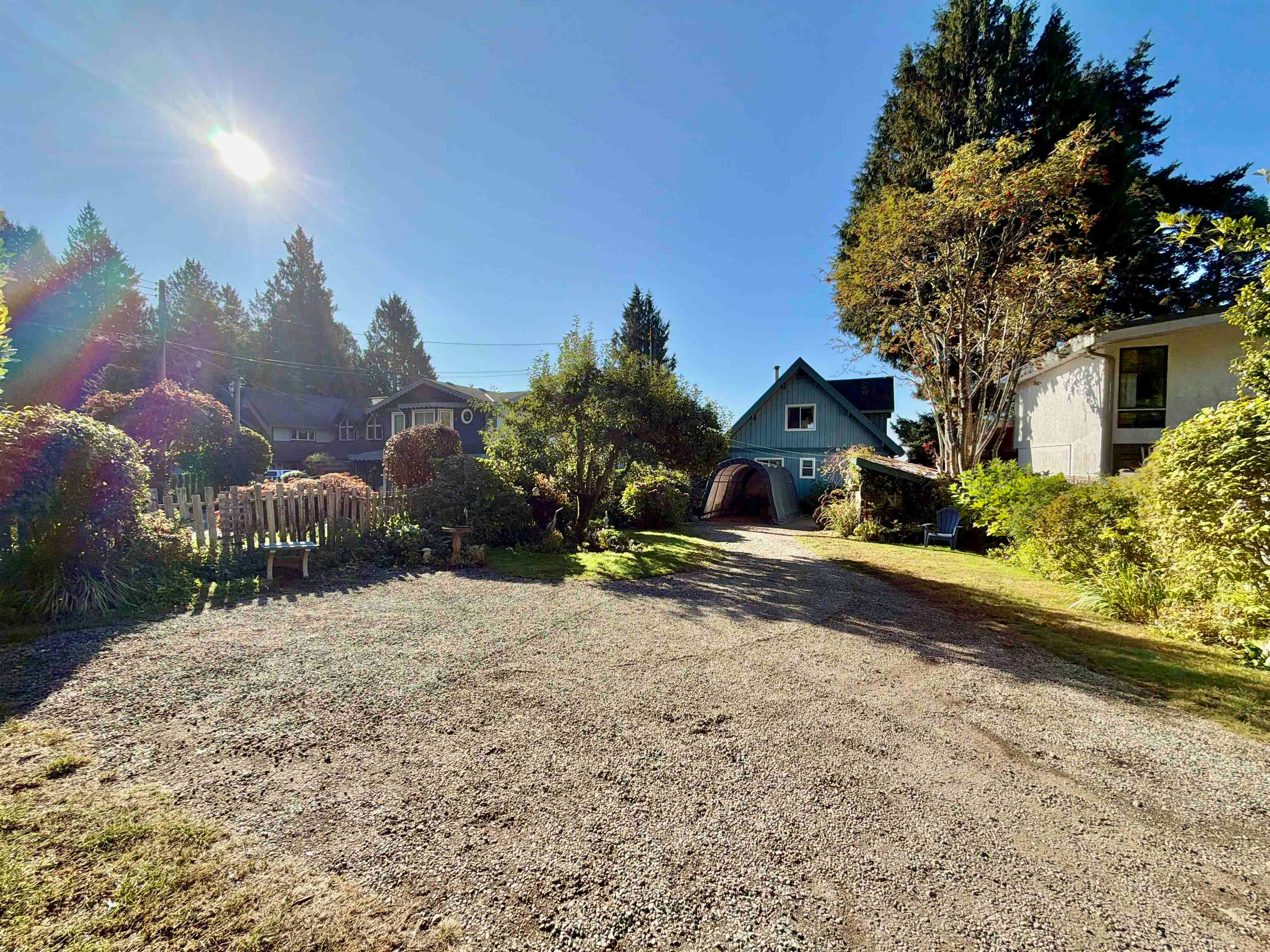 3199 Beach Avenue, Roberts Creek, BC, V0N 2W0 - 38