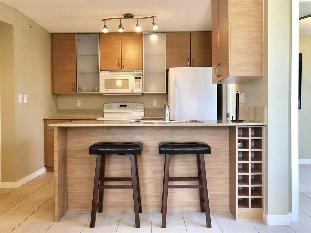 90X-928 Homer Street, Vancouver, BC, V6B 1T7 - 3