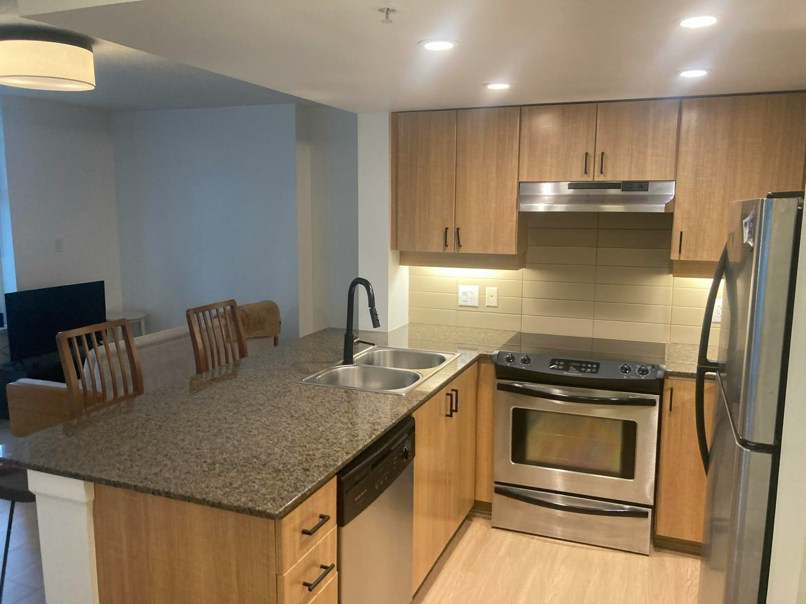 210-9262 University Crescent Crescent, Burnaby, BC, V5A 0A4 - 5