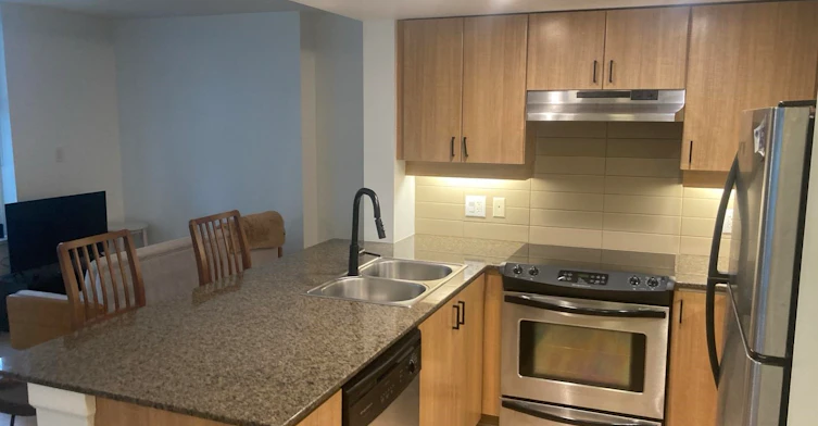 210-9262 University Crescent Crescent, Burnaby, BC, V5A 0A4 - 5