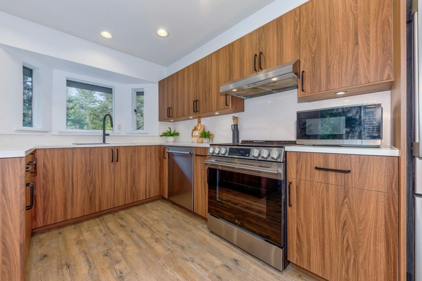 2053 Garibaldi Way - 3