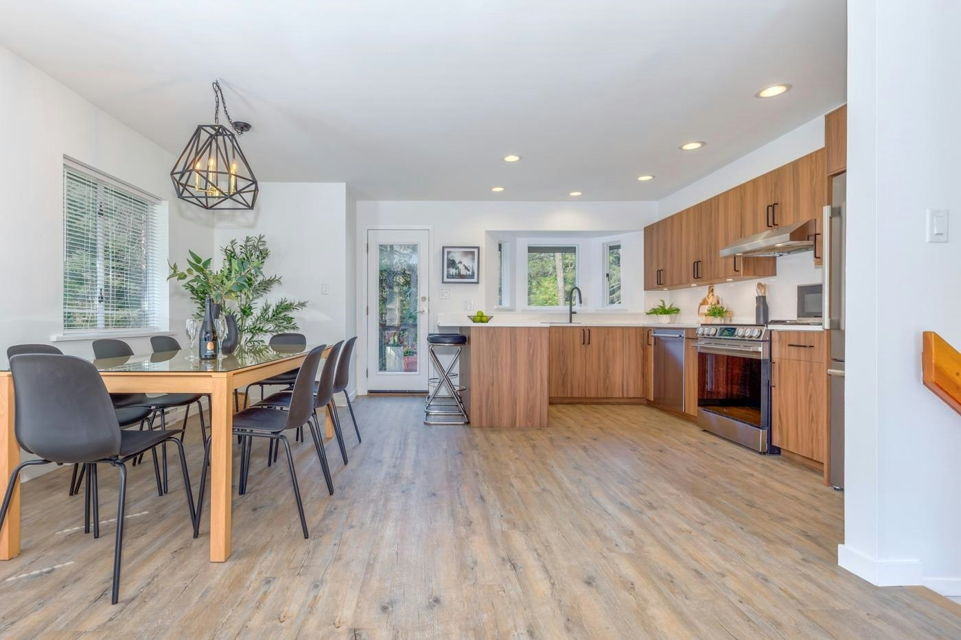 2053 Garibaldi Way - 4