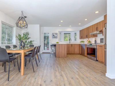 2053 Garibaldi Way - 4