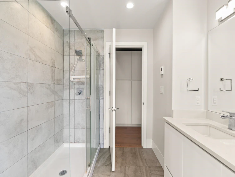 202-1591 Bowser Avenue, North Vancouver, BC, V7P 2Y4 - 15