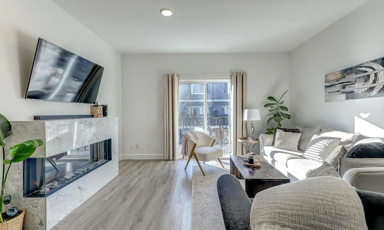 53-19572 Fraser Way