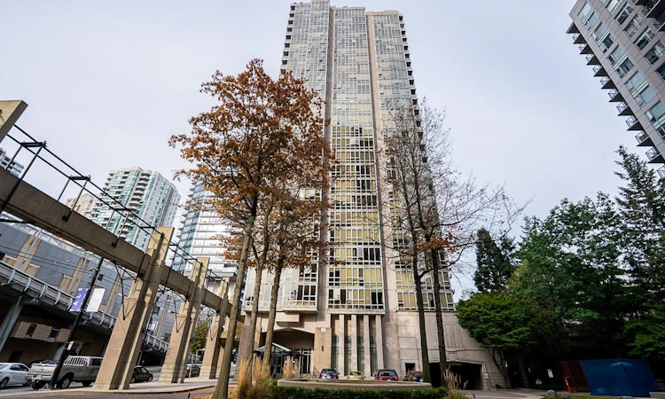 2001-930 Cambie Street