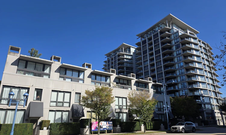 1-7911 Ackroyd Road