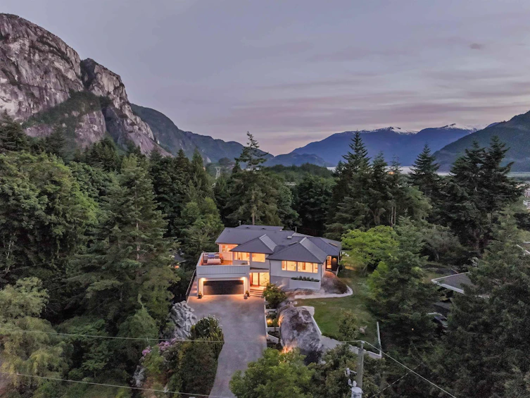 38243 Vista Crescent, Squamish, BC, V8B 0B1