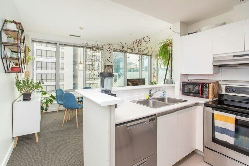 614-989 Nelson Street, Vancouver, BC, V6Z 3B6 - 8
