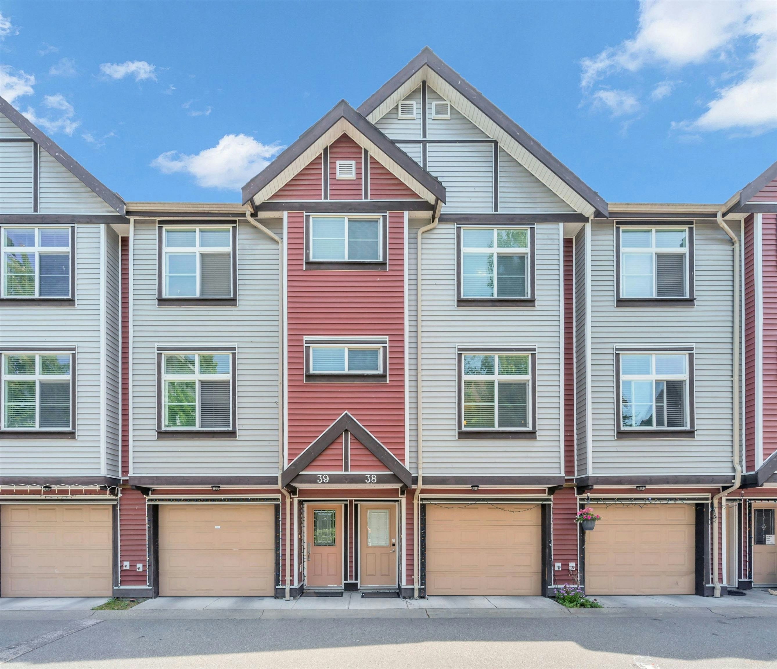 38-9405 121 Street - 2