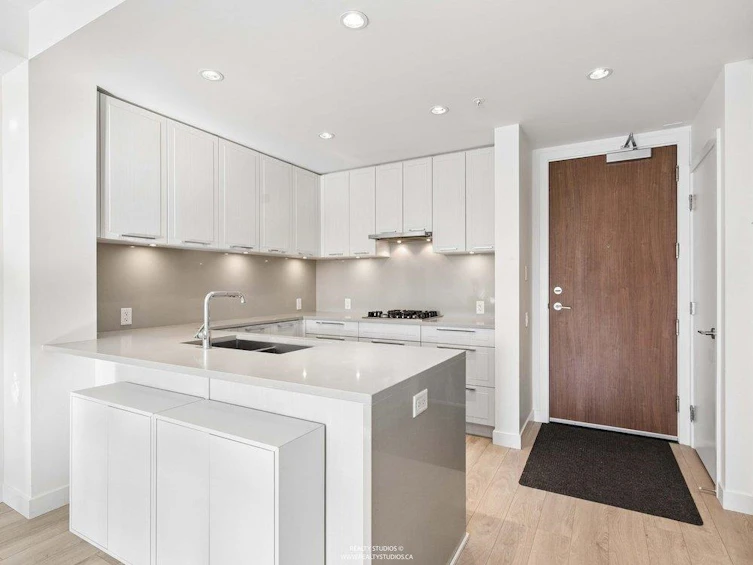 306-6677 Cambie Street, Vancouver, BC, V6P 0E6 - 7