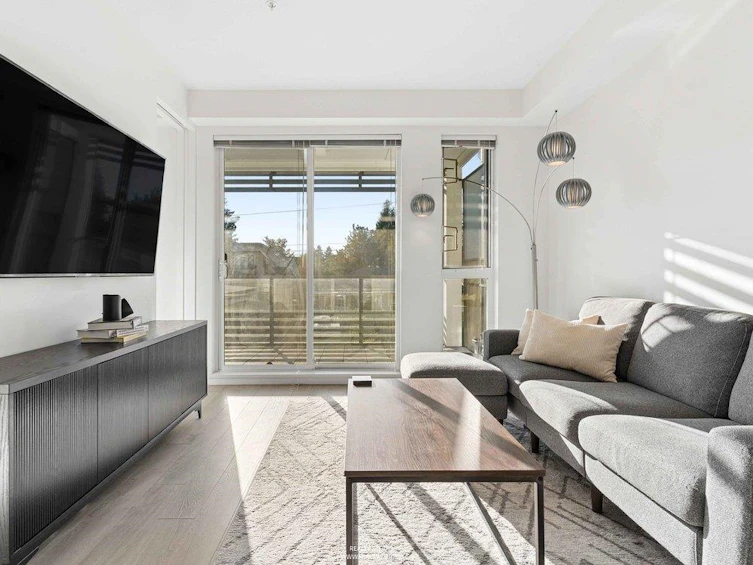 306-6677 Cambie Street, Vancouver, BC, V6P 0E6 - 2