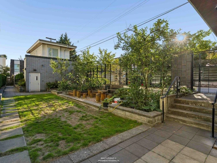 306-6677 Cambie Street, Vancouver, BC, V6P 0E6 - 35