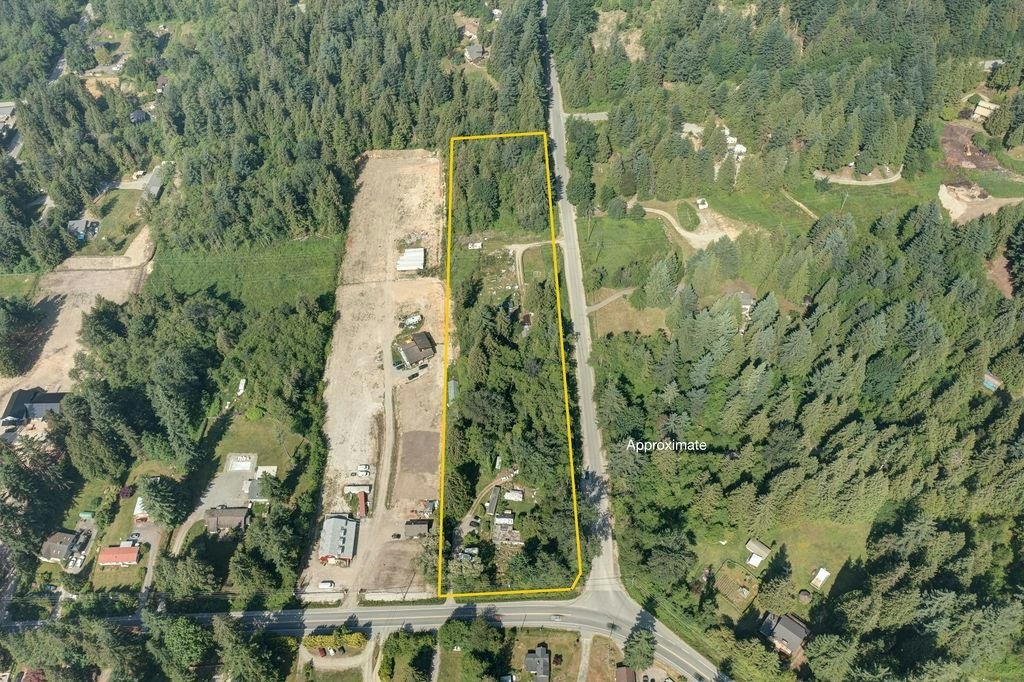 947 North Road, Gibsons, BC, V0N 1V7