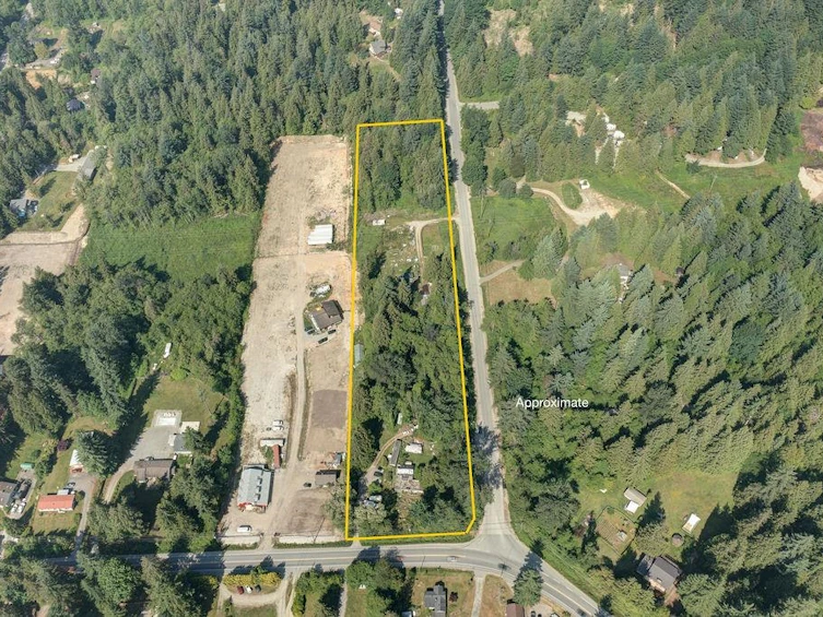 947 North Road, Gibsons, BC, V0N 1V7
